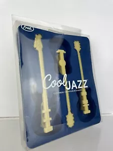 Fred Cool Jazzgitarre Eiswürfel Rührer Spaß Neuheit Eiswürfelform Tablett Getränke - Bild 1 von 6