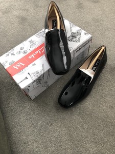 clarks women's patent leather shoes