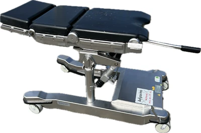 MAQUET OP-Tisch Operating table 1150.10A0 mit Lafette Modell 6072.01A0 - Bild 1 von 4