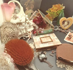🌟Vintage Grandma Vanity -Jewelry- Boxes,,Pearl Cigarette Holder, Postcards,Lace - Bild 1 von 22