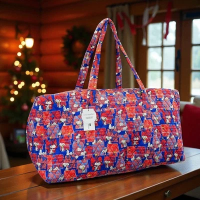 NUEVO ❤️ Bolsa de viaje grande Vera Bradley Snoopy's House Peanuts rojo azul Foto 1 de 4