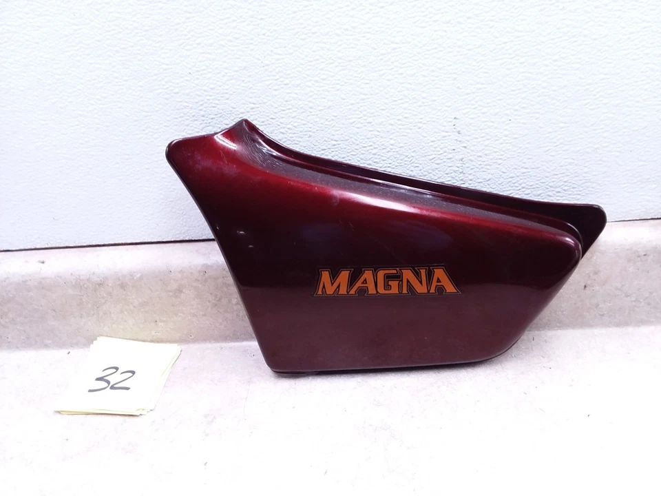 Cubierta lateral izquierda vintage #32 ANX-B238 HONDA MAGNA 700 VF700 VF750 1982-1984 Foto 1 de 4