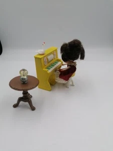 MATTEL - 1980 - DOLLHOUSE - PIANO - POUPÉE - VINTAGE - Foto 1 di 5