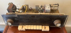VINTAGE GRUNDIG TUBE RADIO FM & WORLD RADIO FROM A CONSOLE WEST GERMANY - Picture 1 of 17