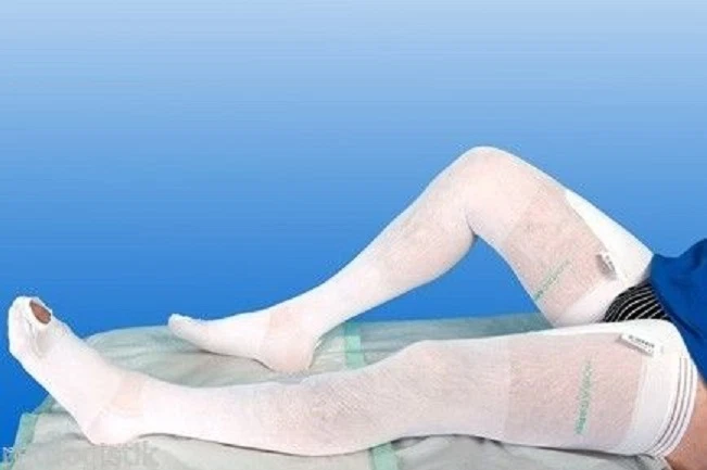 Thrombosestrümpfe,Thrombose Strumpf, Anti-Thrombose-Strümpfe, Pflege,Altenheim   - Bild 1 von 1