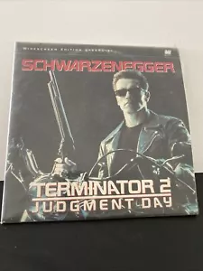 Terminator 2 Judgment Day Laserdisc LD68952-2WS Widescreen Arnold Schwarzenegger - Picture 1 of 2