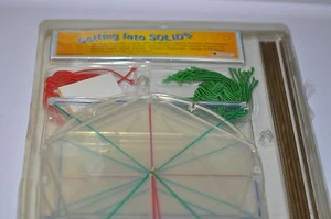 IN SOLIDS EINSTEIGEN-KLASSENZIMMERPRODUKTE GEOMETRISCHE MODELLE-PÄDAGOGISCH-NEU IN VERPACKUNG - Bild 1 von 1