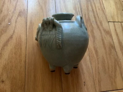 Korean  Green glaze pattern sculpture FLOWER VASE elephant Buddhist art - Image 1 of 4