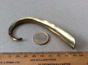 ANTIGUO CUERNO ZAPATO MUÑECAS NIÑOS LATÓN RIZADO - Imagen 1 de 5