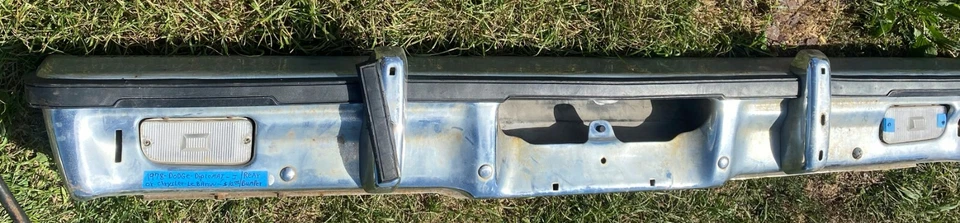 Kool Ride +++ 1987 Dodge Diplomat Lebaron parachoques trasero núcleo Foto 1 de 3