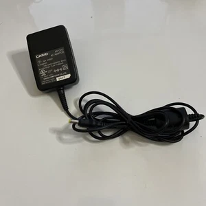 Genuine Casio AC Adaptor AD-C51J 5.3V 650mA for Casio EXILIM Camera - Picture 1 of 7