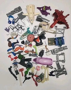 Lote masivo de accesorios para figuras de acción MIXTO de colección piezas diversas forraje años 80 90  - Imagen 1 de 10