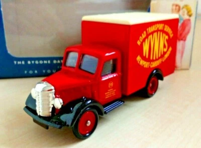 LLEDO DAYS GONE DG059030 DIECAST BEDFORD 30cwt LORRY WYNN’S OPENED 1:76 129 - Image 1 of 4