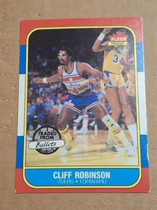 Tarjeta de la NBA Cliff Robinson Fleer 1986 #93 76ers Bullets Cavaliers USC Trojans - Imagen 1 de 2