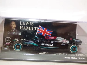 Minichamps Mercedes-AMG Petronas F1 Team W12 L. Hamilton Winner British GP 2021 - Picture 1 of 2