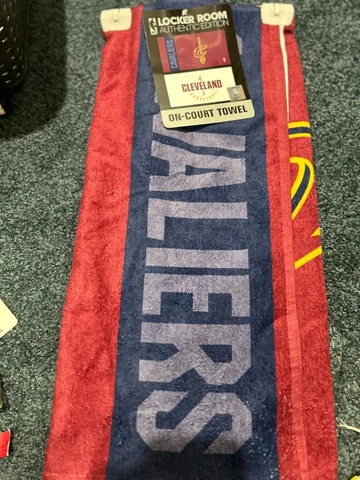 Cleveland Cavaliers Locker Room On Court Towel New with Tags! Cover