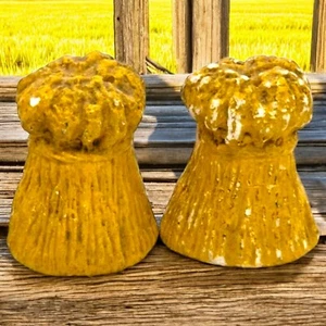 Vintage Haystack Salt and Pepper Shakers Small Yellow Chalkware Matte Harvest - Picture 1 of 7