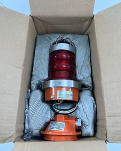 DIALIGHT FAA type L-810 OBSTRUCTION LIGHT P/N: 860-2R01-001 - Picture 1 of 10
