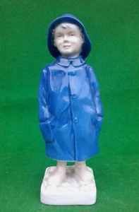 BING & GRONDAHL B&G “NIÑO CON IMPERMEABLE” - 2532. - Imagen 1 de 10
