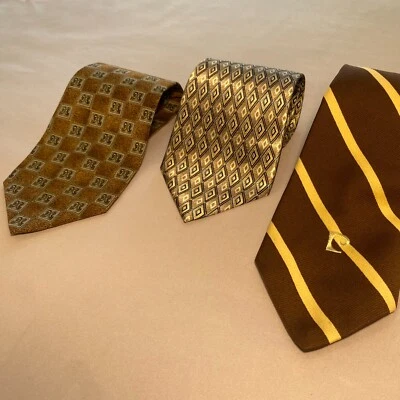 Corbatas Pierre Cardin Vintage y Modernas 100% Seda Cuello - Tres Looks 3 Lote Marrón Mezcla Foto 1 de 4