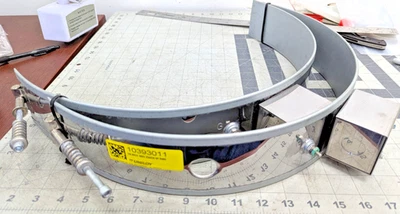 18 ½” x 3” 2 Piece Mica Band Heater 2560W 460V  10393011 Uniloy [A8S2] - Image 1 of 4