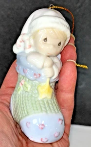 2001 Precious Moments KIND IM STRUMPF AUFHELLEN Orn ENESCO nie benutzt - Bild 1 von 13