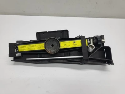 Mercedes W168 - Wagenheber Bordwerkzeug 1685830415 (47) - Bild 1 von 4