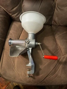 Vintage Victorio No 200 Food Strainer Tomato Sauce Juicer Puree - Picture 1 of 7