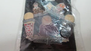 NEW UNOPEN PACKAGE DISNEY HAUNTED MANSION PINBACK LIMITED EDITION - Picture 1 of 3