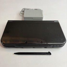 New Nintendo 3DS XL Gray Black Console W Charger Stylus US Version