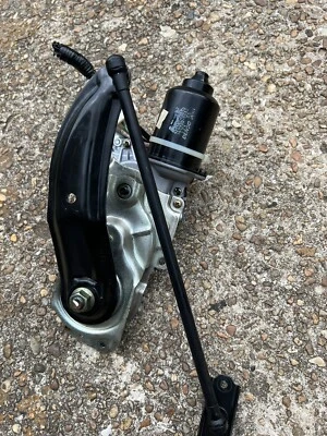 2006 - 2010 Toyota Sienna Liftgate Trunk Lift Motor Tai Tail Actuator  Oem - Image 1 of 4
