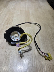 2003-2006 Silverado Tahoe Sierra Yukon Steering Wheel Clock SRS OEM. 26088118 - Picture 1 of 2