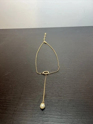 Collar Ivanka Trump Tono Dorado con Colgante Hexagonal y Gota de Perlas Foto 1 de 4