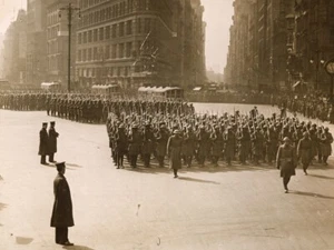 WWI Parade of Returned Fighters of the famous 369th Colored Infantry New York - Picture 1 of 3