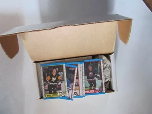 SET 1989-90 OPC NHL 330 Cards Hockey Hand Collated Set Sakic,Leetch, Fleury RCs - Picture 1 of 4