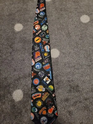 Corbata vintage de los equipos de los 90 con logotipos de la NBA de Wallywear 1994 Foto 1 de 4