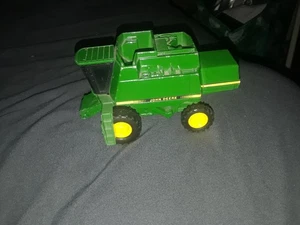 Ertl John Deere Tractor Combine 9610 Diecast 5.5" long - Picture 1 of 4