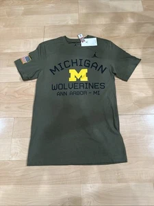 Nike Herren Michigan Wolverines Oliv Militär Wertschätzung T-Shirt Größe Small - Bild 1 von 3