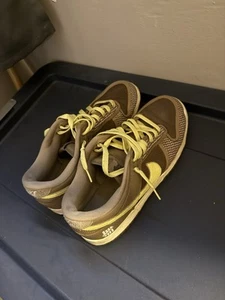 Size 11 - Nike Undefeated x Dunk SP Low Canteen - Picture 1 of 5