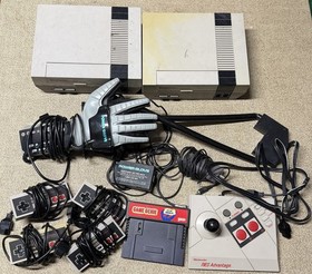 Nintendo NES Power Glove Console Bundle Lot CONTROLLERS JOYSTICK LOOK RARE