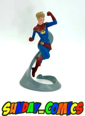 "Figura de acción de Capitana Marvel de los Vengadores de Disney Store 3,75"" figura coleccionable" Foto 1 de 4
