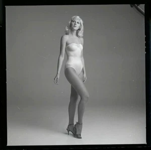 LQQK 3 vintage 1982 negative CHARMING LINGERIE FASHION MODEL NEXT DOOR #7 - Picture 1 of 2