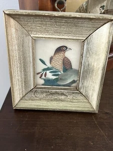 SMALL VINTAGE ANTIQUE HAND DONE COLORED BIRD ON RICE PAPER FRAMED - Picture 1 of 4