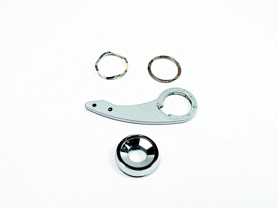 Palanca avanzada para cámara Minolta SRT 201 con otras piezas | Piezas | $6 | Foto 1 de 1