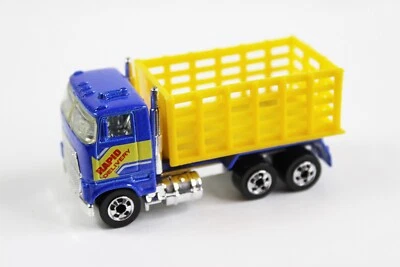 Camión de estacas/ganado azul Hot Wheels escala 1:64 1981 Foto 1 de 4