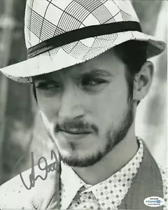 ELIJAH WOOD SIGNED COOL PHOTO (6) ALSO ACOA CERTIFIED - Picture 1 of 2