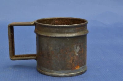 Ancienne mesure fer blanc XIXème un décilitre, en parfait état, étanche - Photo 1/3