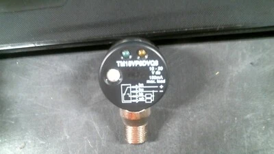 BANNER TM18VP6LPQ8 EZ BEAM TM18 POLARIZED RETROREFLECTIVE 42005 10-30V -FREESHIP - Image 1 of 3