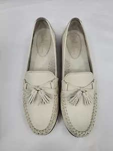 Cole Haan Mocassins Loafers Womens 9.5 B Leather Tassels Ivory White Slip On - Picture 1 of 15