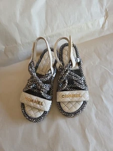 Chanel Leder Sandalen schwarz-weiß in Größe 40 EU|9 US|6 UK - Bild 1 von 9